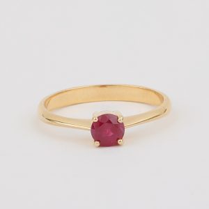 Anillo Oro Amarillo y Rubí
