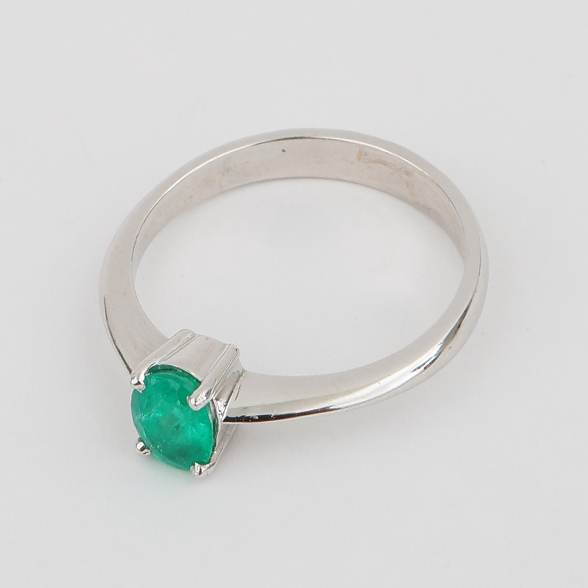 Anillo Oro Blanco y Esmeralda - Imagen 2
